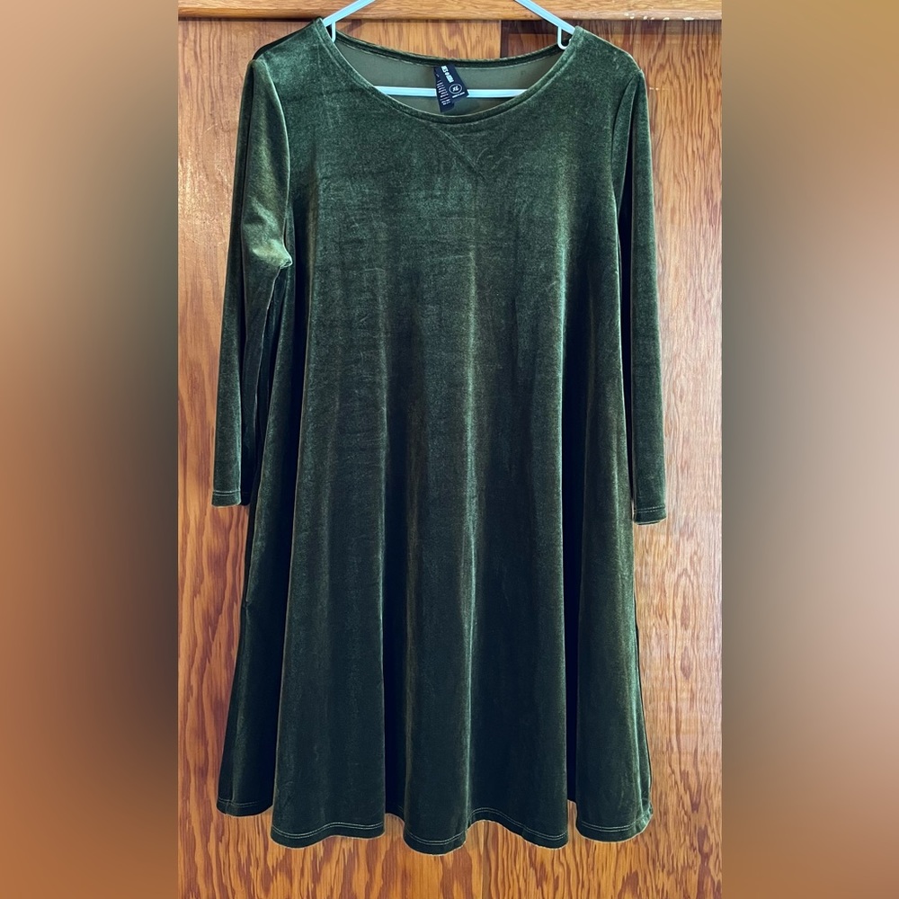 Agnes & Dora olive green velvet tunic